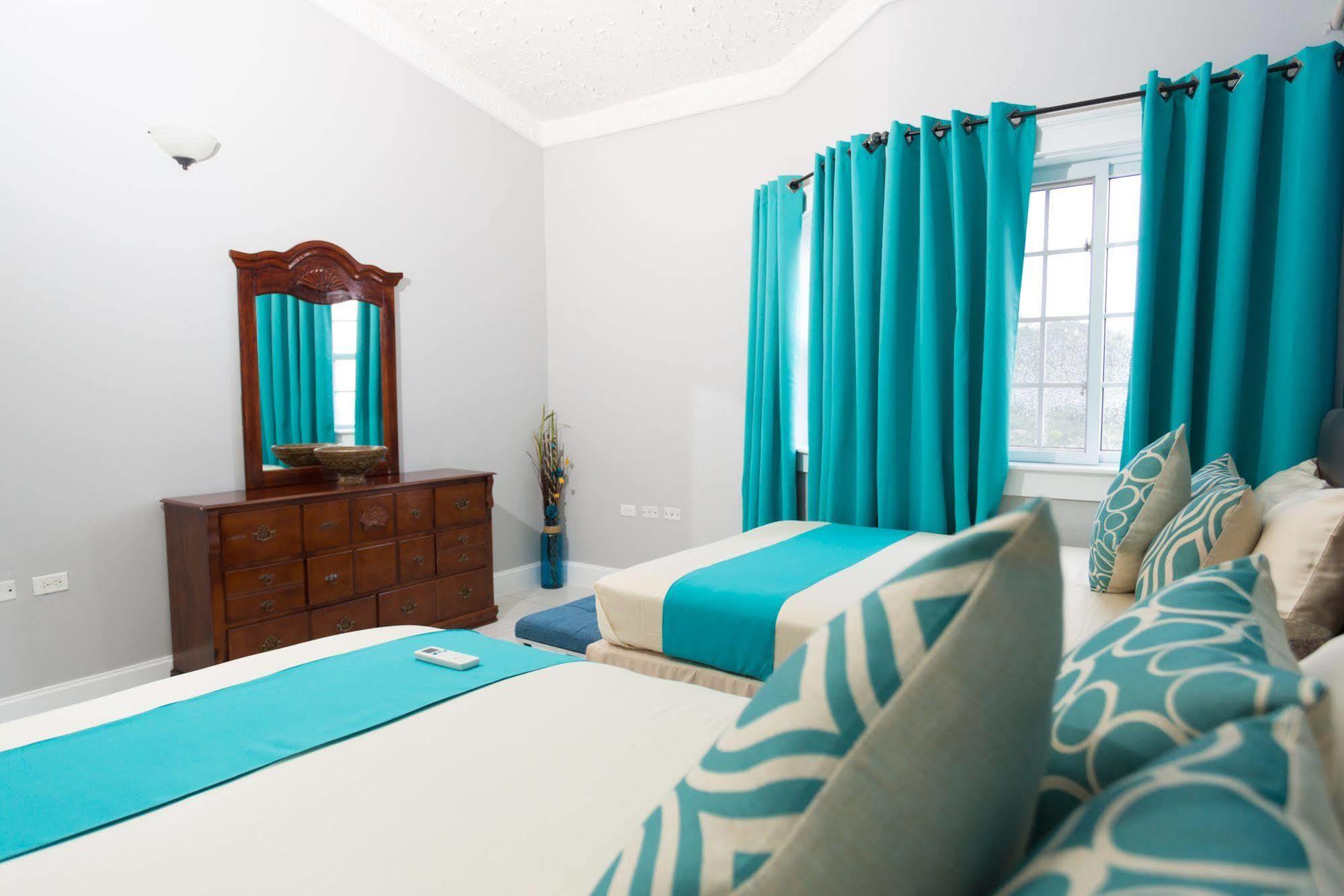 Casa Tianna Guest Apartments Kingston Exterior photo